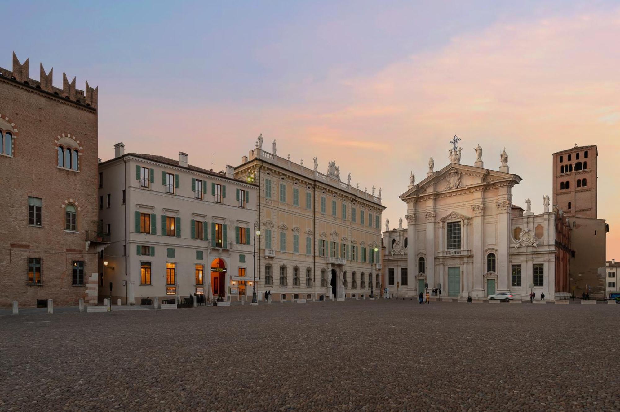 Ca Uberti Home Boutique Mantova Exterior photo